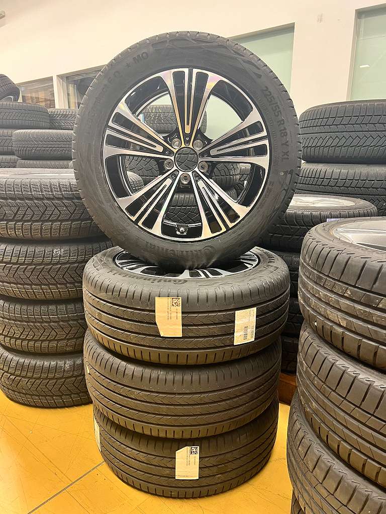Original Mercedes Benz W214 S214 18 Zoll Sommer Kompletträder 8x18 ET32,5 A2144012200 Continental 225/555 R18 #97