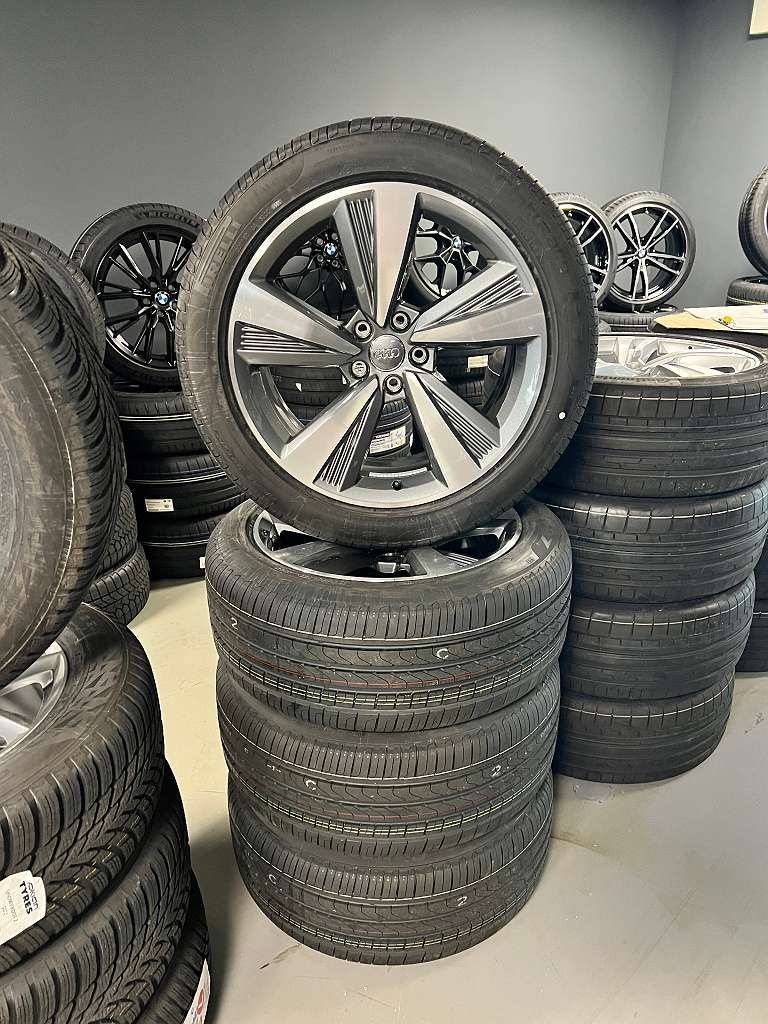 Original Audi A8 4N 19 Zoll Sommer Kompletträder 9x19 ET34 4N0601025 Pirelli 255/45 R19 RDC #60