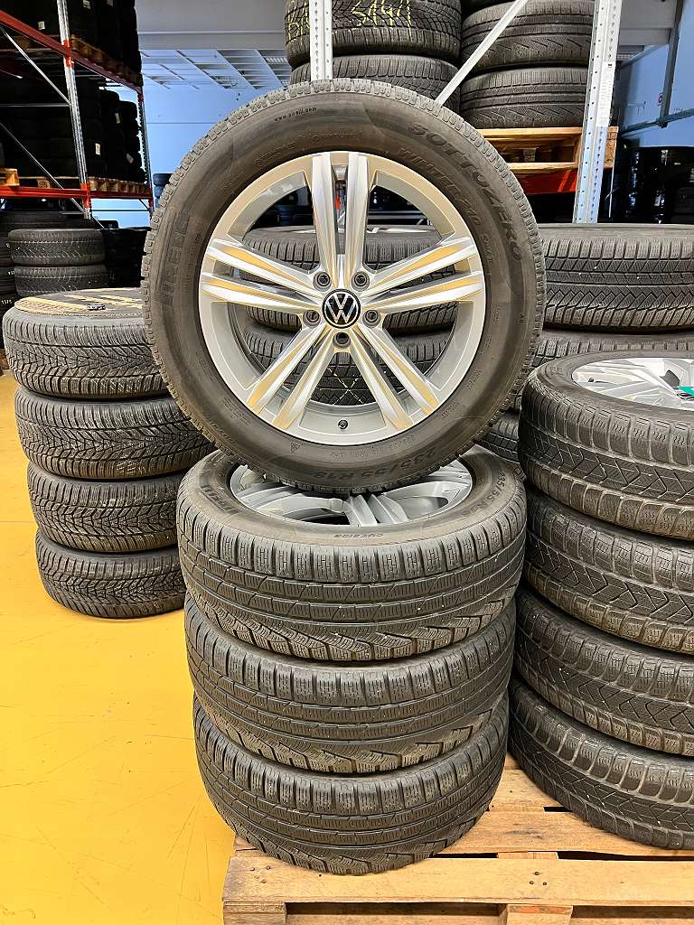 Original Vw Tiguan 2 5N 18 Zoll Winter Kompletträder 7x18 ET43 5NA601025N Pirelli 235/55 R18 #1431
