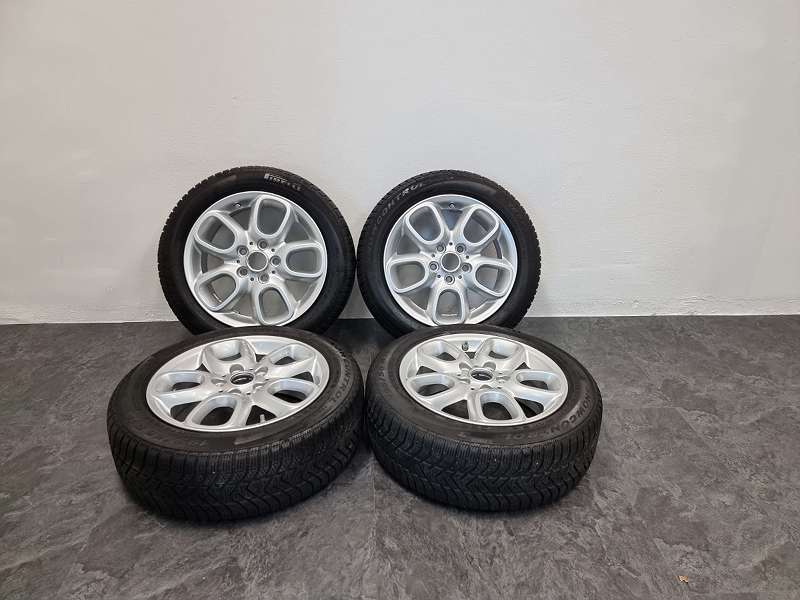 Original MINI Winter Kompletträder 16 Zoll - Loop Spoke 494 silber 6,5J x 16 ET 54 Vorderachse / Hinterachse F55 F56 F56 BEV F57 mit Pirelli Snowcontrol Serie III Winter 210 - 195/55 R16 87H Runflat inkl. RDCi