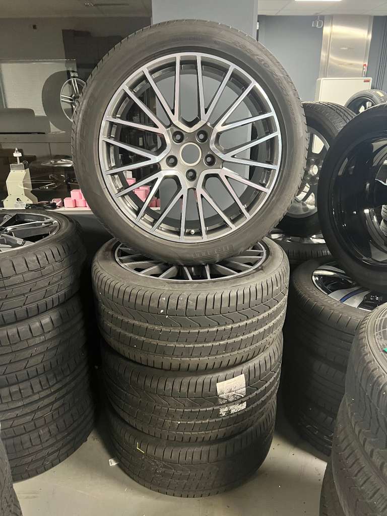 Original Porsche Cayenne E3 21 Zoll Sommer Kompletträder 9,5x21 11x21 9Y0601025 Pirelli 285/40 315/35 RDC #5006