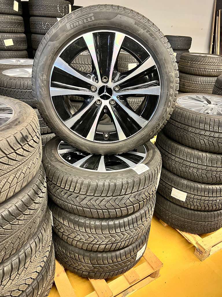 Original Mercedes Benz E Klasse W213 S213 C238 18 Zoll Winter Kompletträder 8x18 ET43 A2134013700 245/45 R18 RDC
