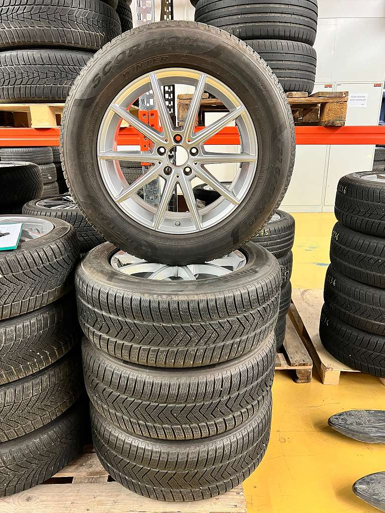 Original Mercedes Benz GLE GLE V167 SUV 300d 350d 450d 19 Zoll Winter Kompletträder 8,5x19 ET55 A1674010400 Pirelli 275/55 R19 RDC #1420