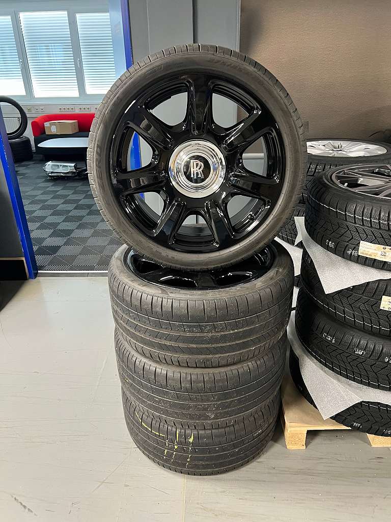 Volkswagen T5 T6 Rolls Royce Ghost Wraith 20 Zoll Sommer Kompletträder 8,5x20 9,5x20 6854568 Pirelli 275/35 R20 #154