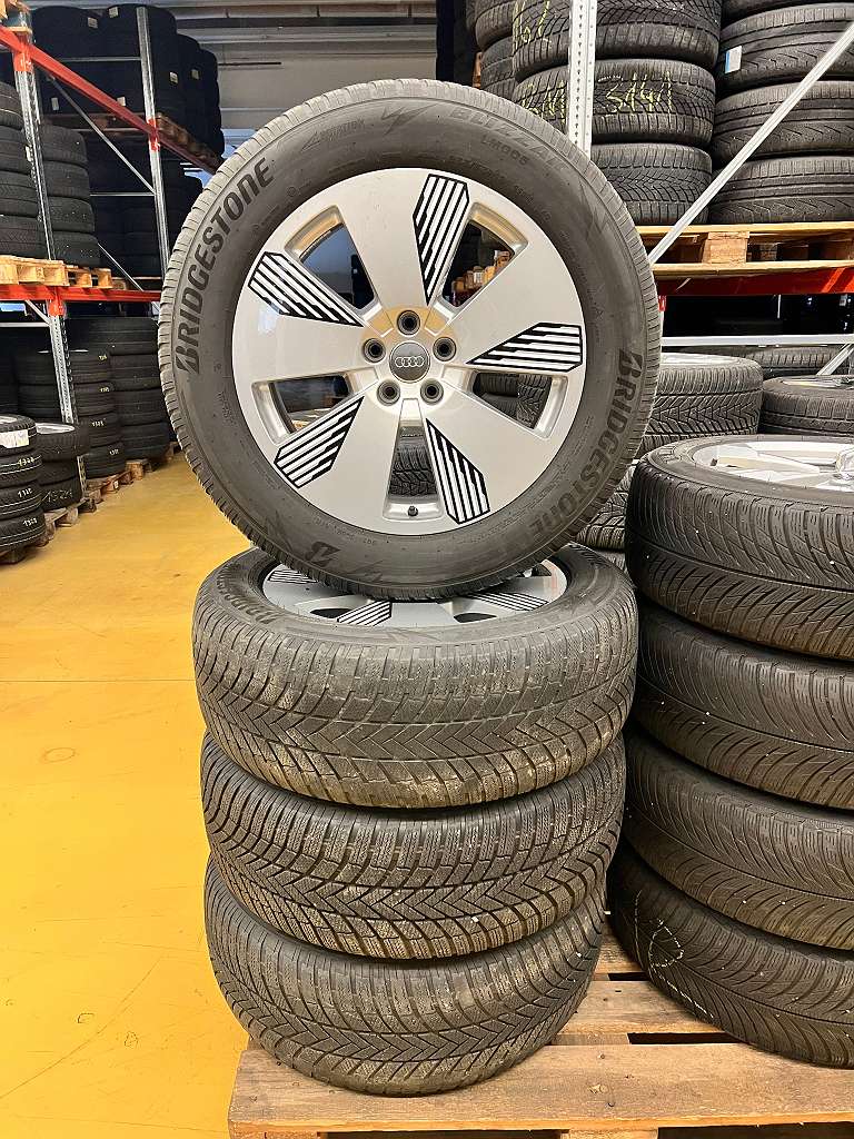Original Audi E Tron 4KE 19 Zoll Winter Kompletträder 8x19 ET34 4KE6010025L Bridgestone 255/55 R19 #1427